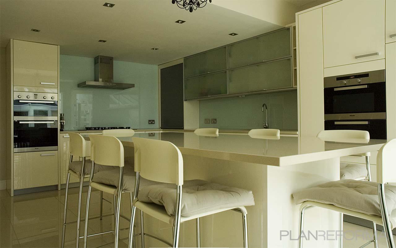 Cocina Estilo moderno Color beige  diseñado por Blancoluna, Ideas & Design | Interiorista 
