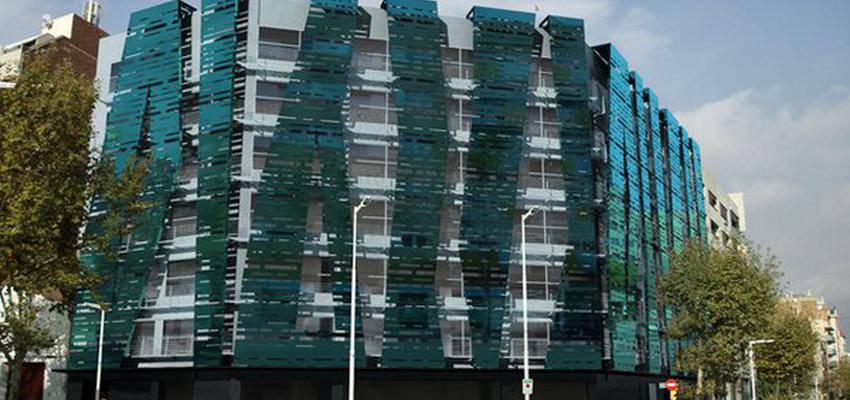 Oficina style vanguardista color turquesa, azul cielo, negro  diseñado por DIAGONARC | Arquitecto | Copyright  todos los derechos son de  DIAGONARC SCP