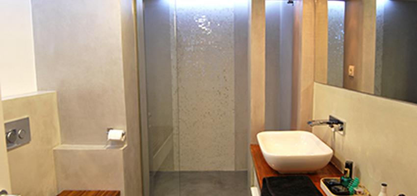Baño style contemporaneo color beige, marron, blanco, gris  diseñado por DIAGONARC | Arquitecto 