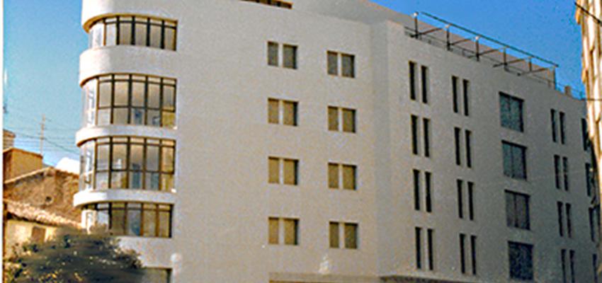 Exterior style contemporaneo color blanco, gris  diseñado por DIAGONARC | Arquitecto 