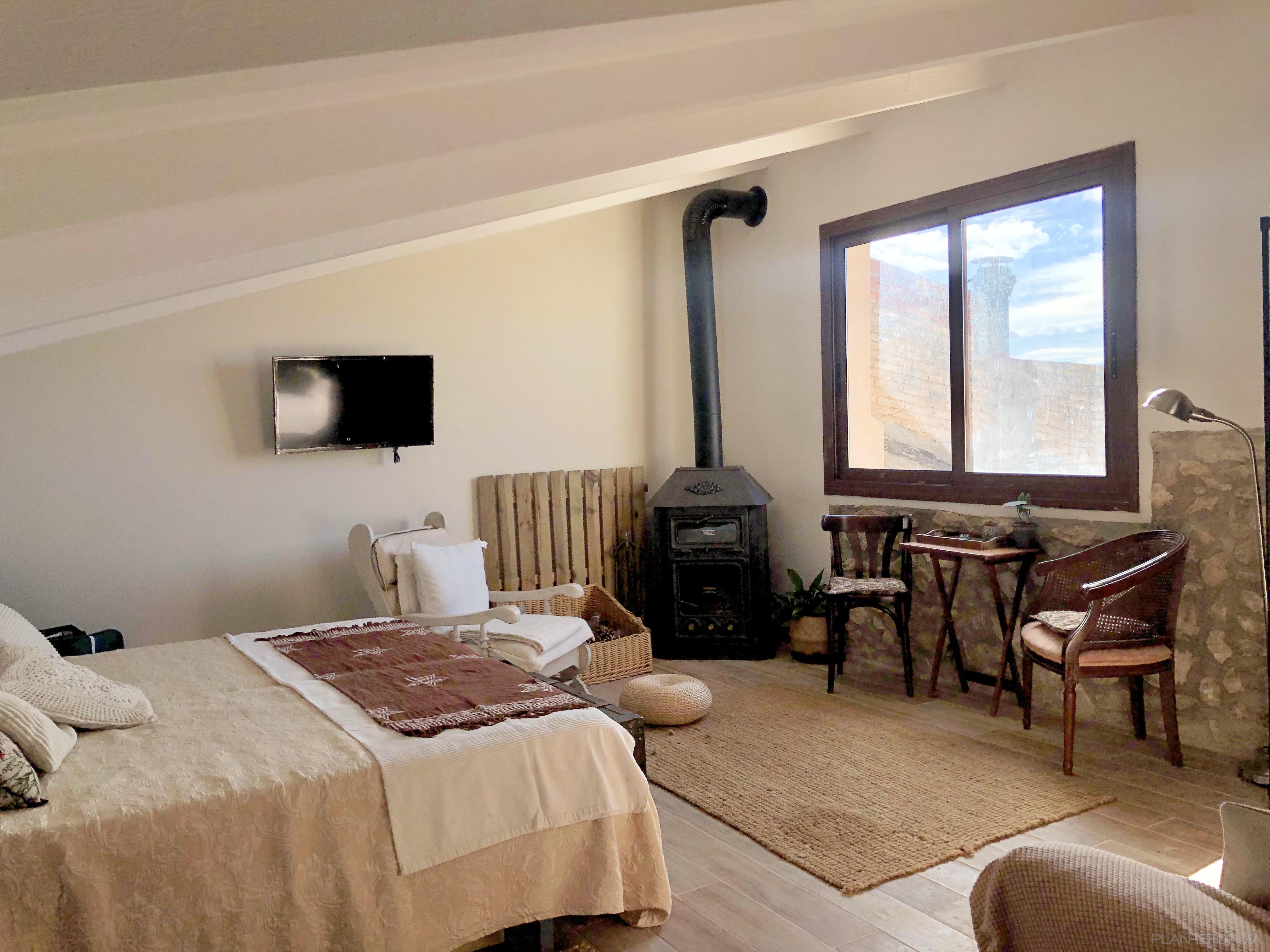 Dormitorio Estilo mediterraneo Color beige, beige, marron  diseñado por Reformas Decoplac | Reformista, constructor 