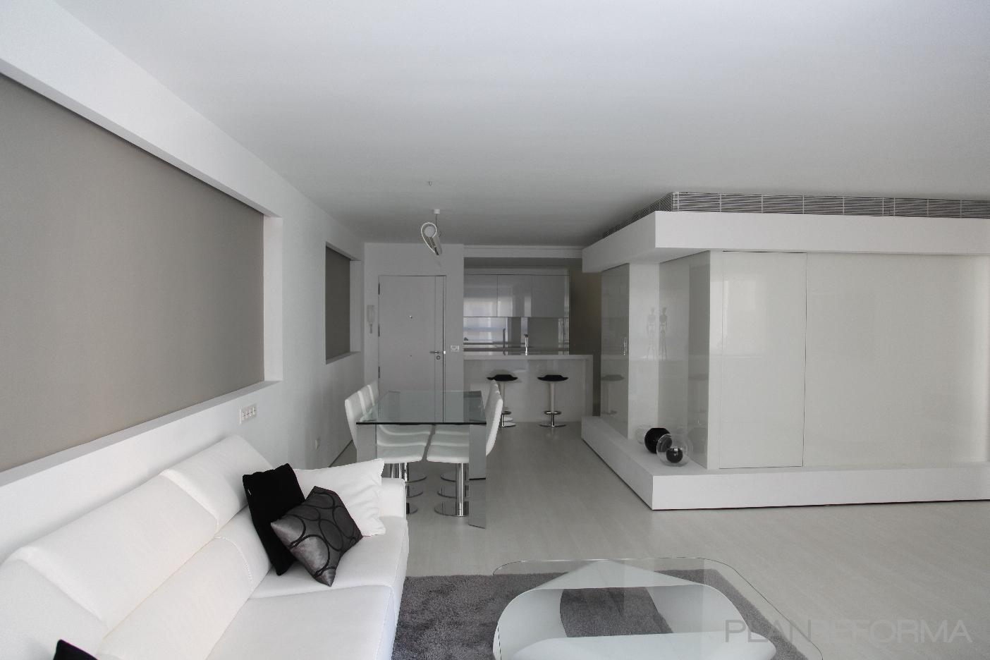 Comedor, Salon, Loft style contemporaneo color gris, gris, negro  diseñado por Estanis Segura | Arquitecto | Copyright Sí