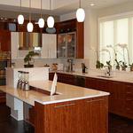 Cocina style contemporaneo color marron, marron, blanco, plateado