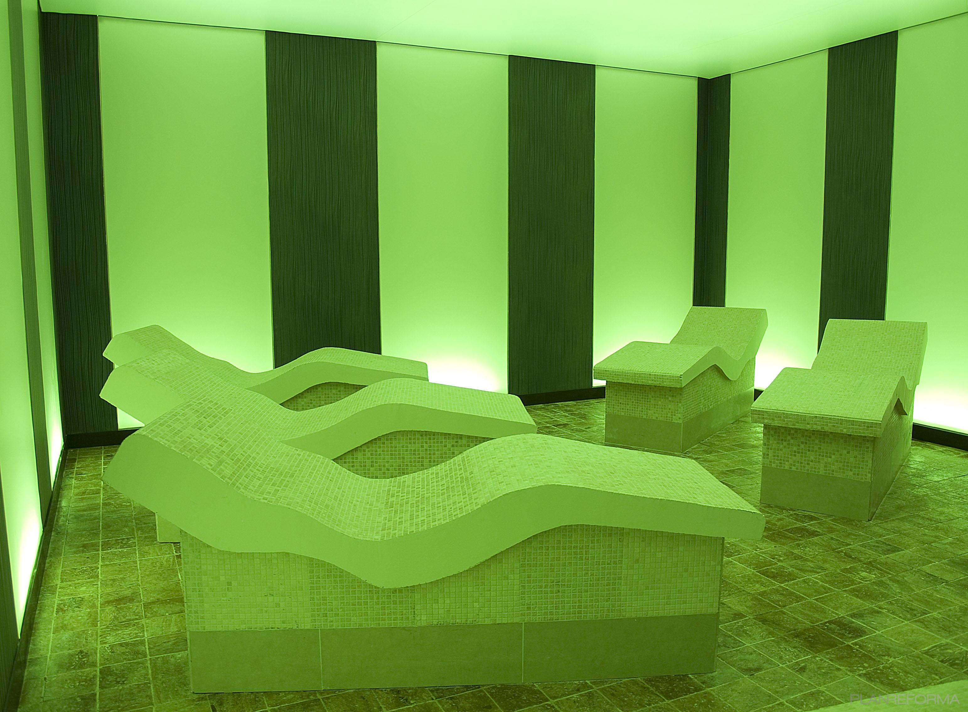Hotel, SPA Estilo contemporaneo Color verde, beige, blanco  diseñado por estudioitales | Decorador 