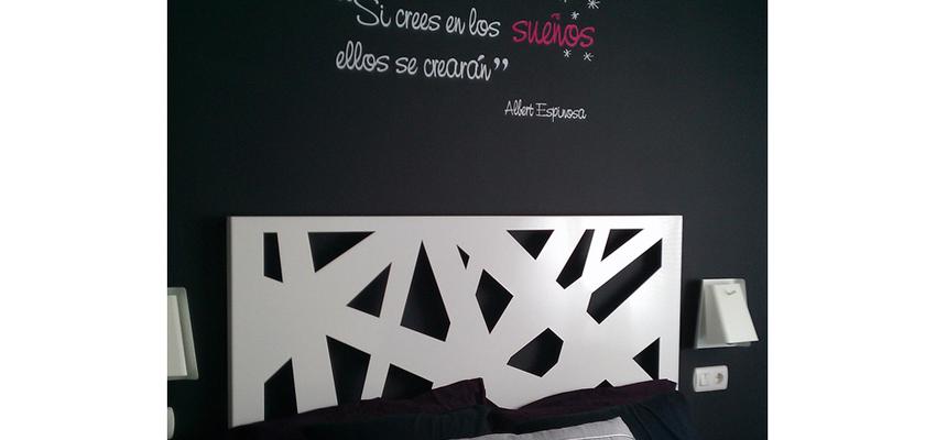 Dormitorio style moderno color gris, negro, plateado  diseñado por Habitaka | Interiorista 