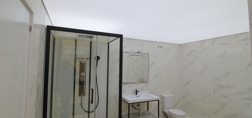 Baño Estilo vanguardista Color azul, dorado  diseñado por Teknika House | Gremio | Copyright Teknik House