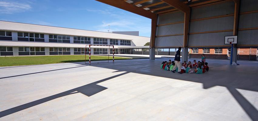 Exterior Estilo moderno Color blanco, gris  diseñado por Ortega Arquitectos Técnicos | Arquitecto Técnico | Copyright Igor Ortega