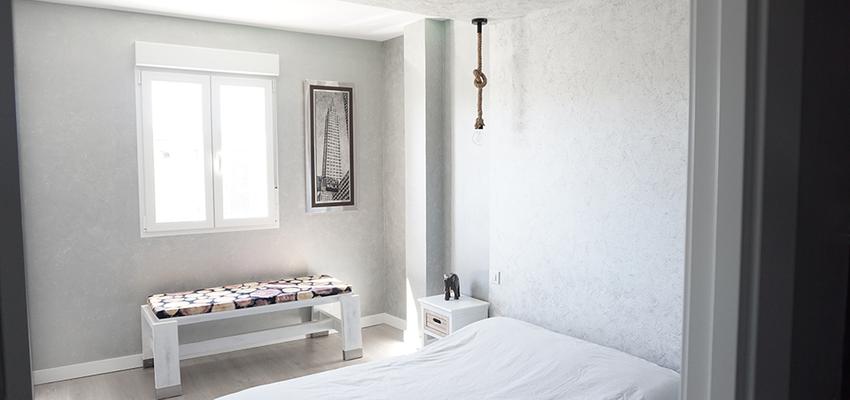 Dormitorio Estilo moderno Color verde, blanco, gris  diseñado por GRUPO STYLO REFORMAS Y DECORACIÓN S.L. | Gremio | Copyright Grupo Stylo Reformas y Decoración S.L.