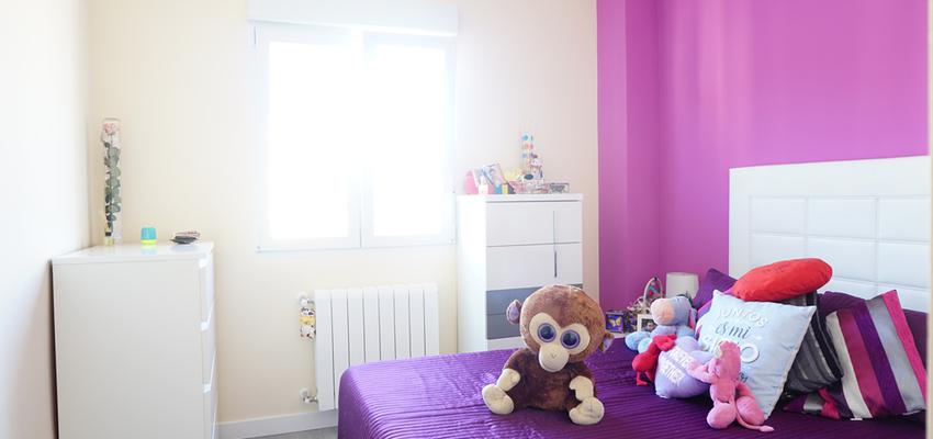 Dormitorio Estilo moderno Color violeta, blanco  diseñado por GRUPO STYLO REFORMAS Y DECORACIÓN S.L. | Gremio | Copyright stylo reformas y decoración sl