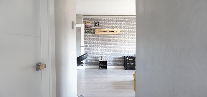 Pasillo, Salon Estilo moderno Color blanco, gris  diseñado por GRUPO STYLO REFORMAS Y DECORACIÓN S.L. | Gremio | Copyright Stylo