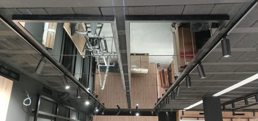 Sala de musica Estilo moderno Color beige, gris, negro  diseñado por Cristalleries Lloret | Interiorista | Copyright Imagen propia