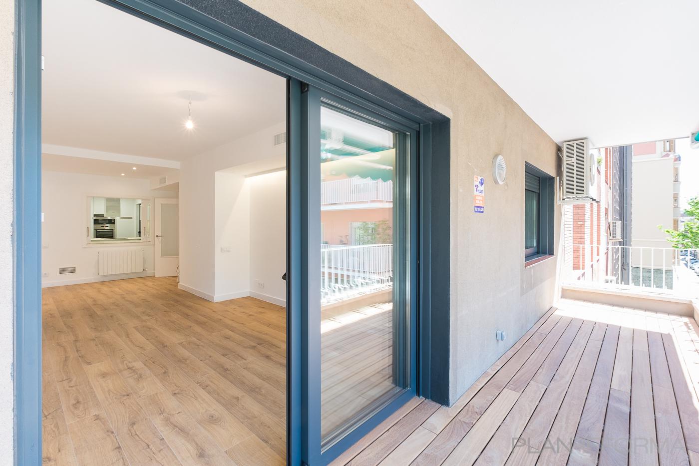 Terraza Estilo moderno Color marron, azul oscuro, bronce  diseñado por Aquí tu Reforma | Gremio | Copyright Aquí tu Reforma