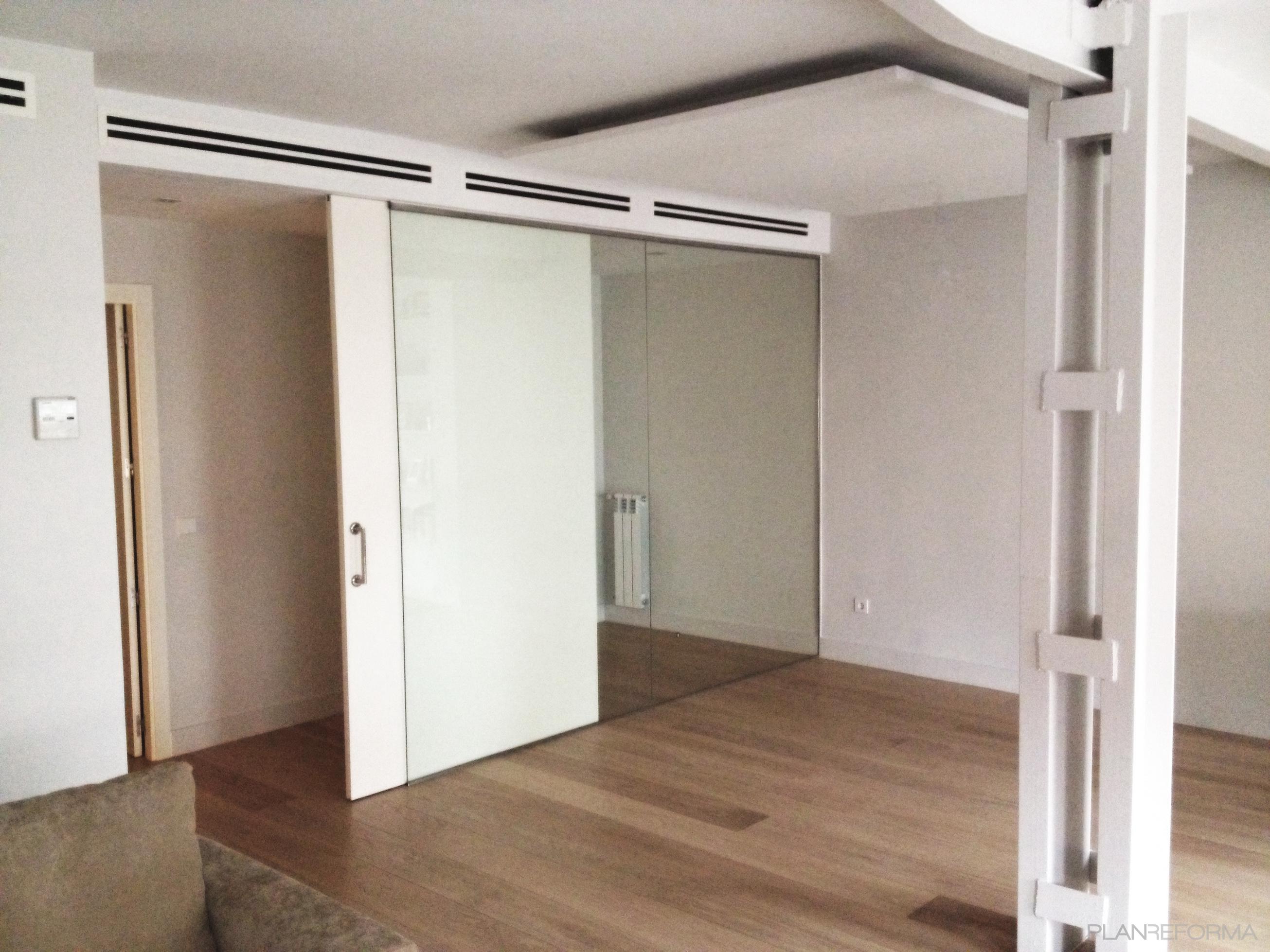 Salon Estilo moderno Color marron, blanco  diseñado por Javier Alvarez | Arquitecto 