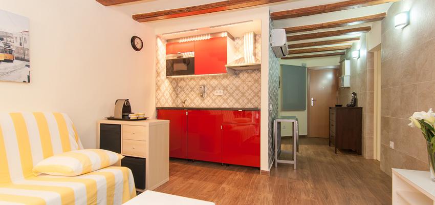 Loft style contemporaneo color rojo, marron, marron, blanco, gris  diseñado por Jonathan | Gremio 