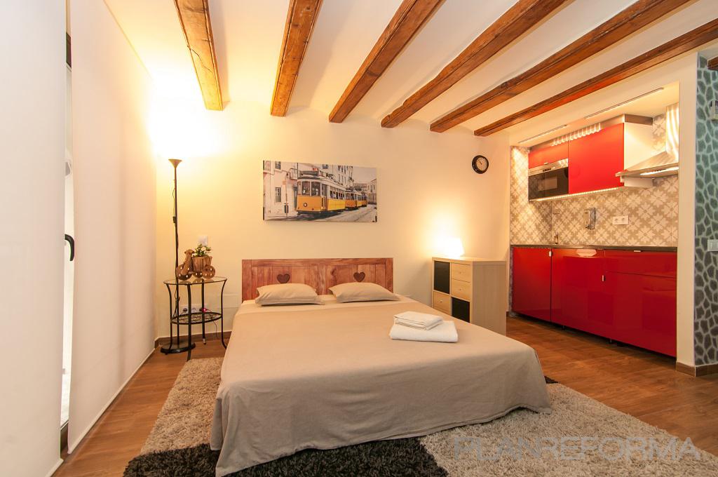 Dormitorio, Cocina, Loft style contemporaneo color rojo, marron, marron, blanco, gris, gris  diseñado por Jonathan | Gremio 