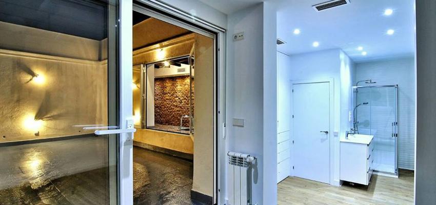 Baño, Dormitorio, Vestidor Estilo contemporaneo Color plateado  diseñado por Nines Díaz | Interiorista | Copyright DISEÑA HABILITA S.L.
