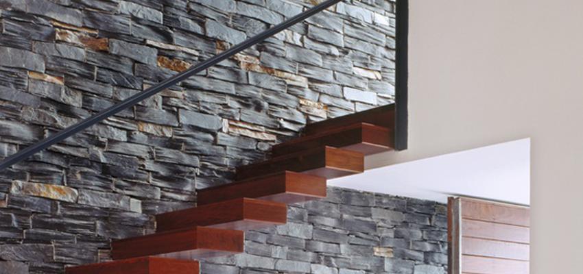 Escalera Estilo rustico Color marron, blanco, gris, gris  diseñado por Habitium | Arquitecto Técnico 