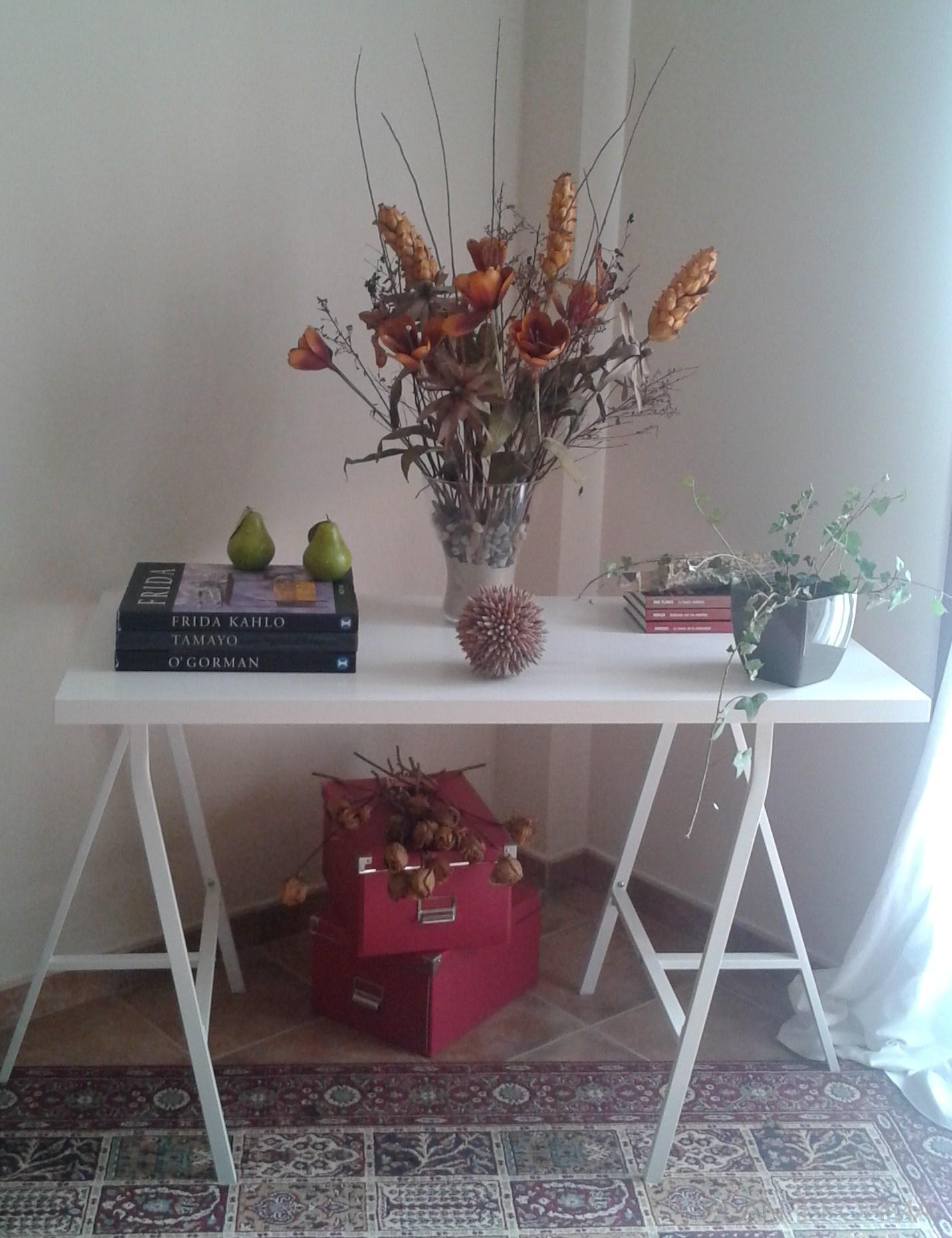 Recibidor style clasico color beige, beige, blanco  diseñado por Fabiola Decoración e Interiorismo | Decorador | Copyright propietaria y diseñadora