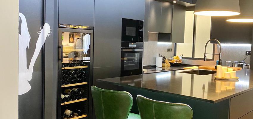 Cocina Estilo vanguardista Color rosa  diseñado por AGUSTIN JUAREZ LOPEZ DE COCA | Gremio | Copyright AGUSTIN JUAREZ LOPEZ DE COCA