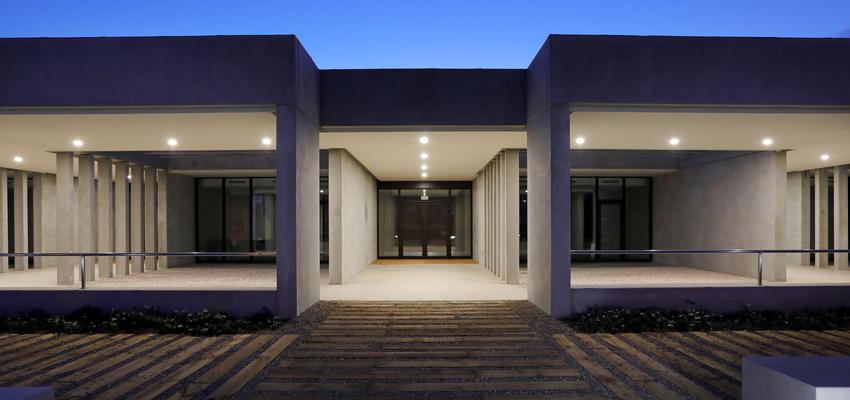 Porche, Exterior, Jardin Estilo moderno Color azul, gris, gris  diseñado por Susana Pastor | Arquitecto | Copyright Soy la propietaria de la imagen