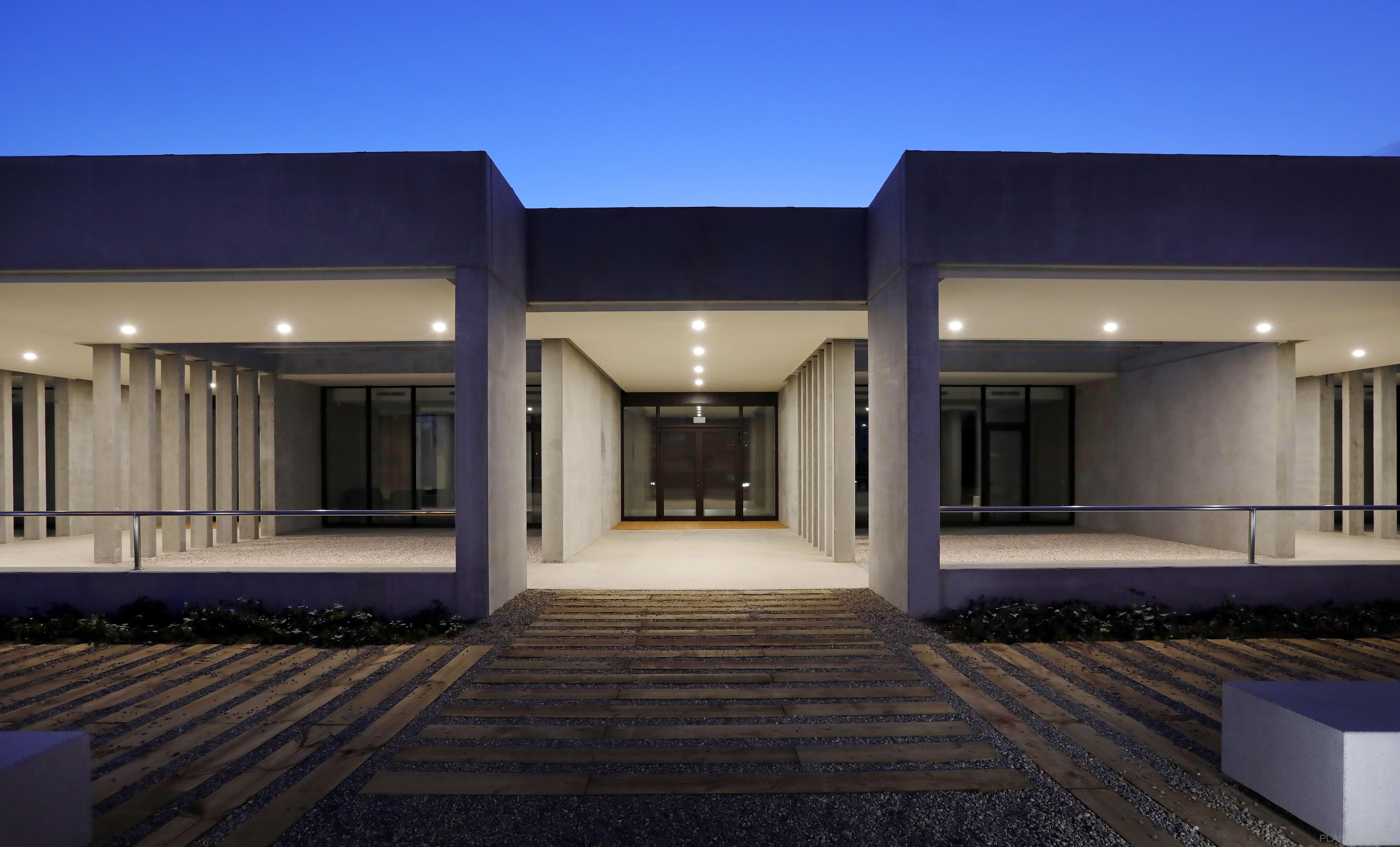 Porche, Exterior, Jardin Estilo moderno Color azul, gris, gris  diseñado por Susana Pastor | Arquitecto | Copyright Soy la propietaria de la imagen