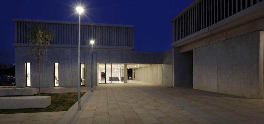 Vestibulo, Exterior Estilo moderno Color azul oscuro, gris, gris  diseñado por Susana Pastor | Arquitecto | Copyright Susana Pastor