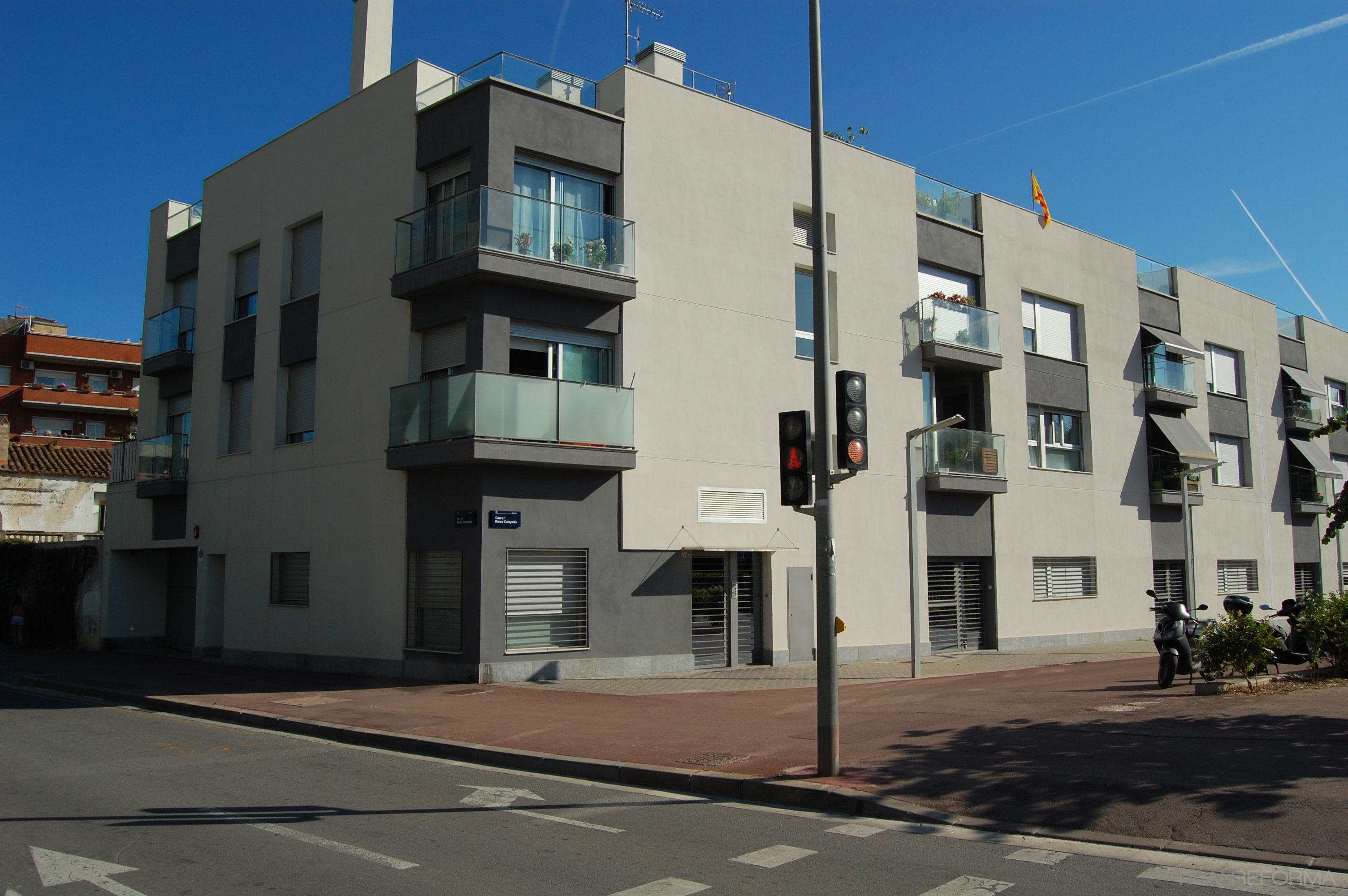 Balcon, Exterior Estilo moderno Color beige, gris, gris  diseñado por Susana Pastor | Arquitecto | Copyright Susana Pastor