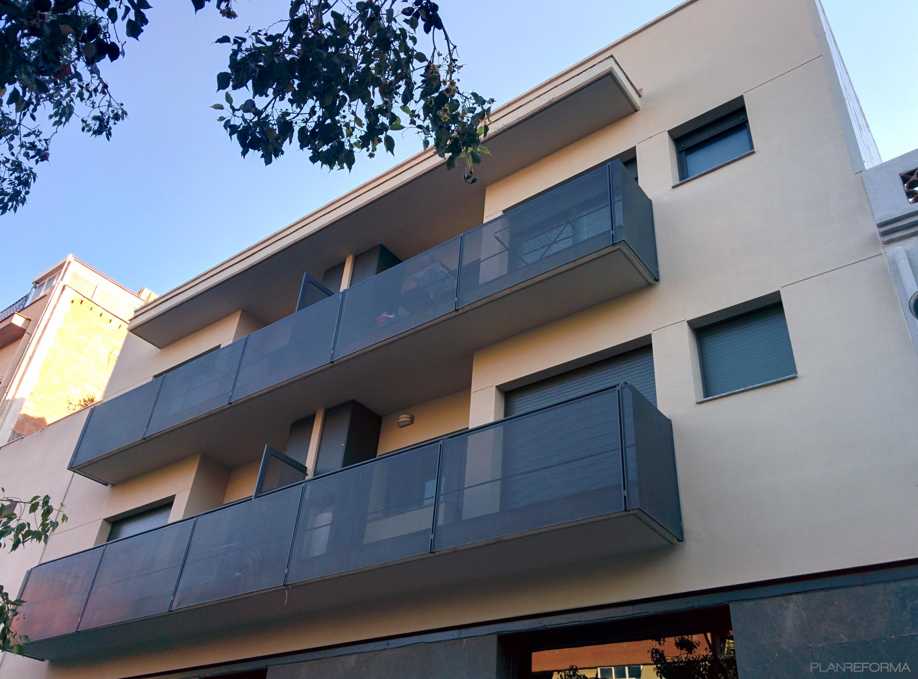 Exterior Estilo moderno Color azul, marron