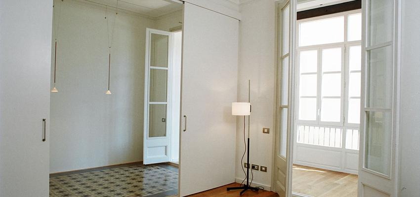 Recibidor, Salon style vintage color marron, blanco  diseñado por 4+1 arquitectes | Arquitecto 