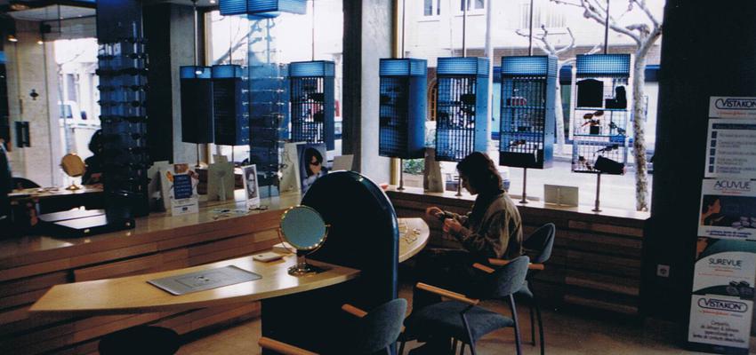 Tienda style contemporaneo color marron, negro  diseñado por PROESPAIS | Arquitecto 