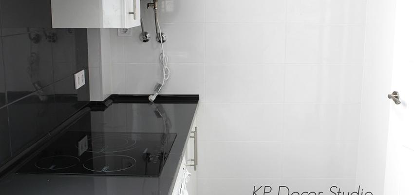 Cocina Estilo moderno Color gris, gris, negro  diseñado por Kevin Raeymaekers | Gremio | Copyright Kevin Raeymaekers - KP Decor Studio