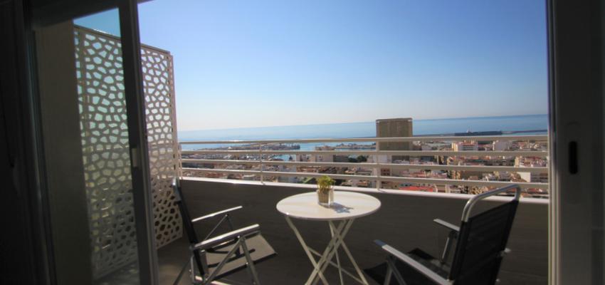 Terraza, Balcon, Exterior Estilo mediterraneo Color marron, beige, marron  diseñado por Ubica Interiores | Gremio | Copyright Ubica Interiores