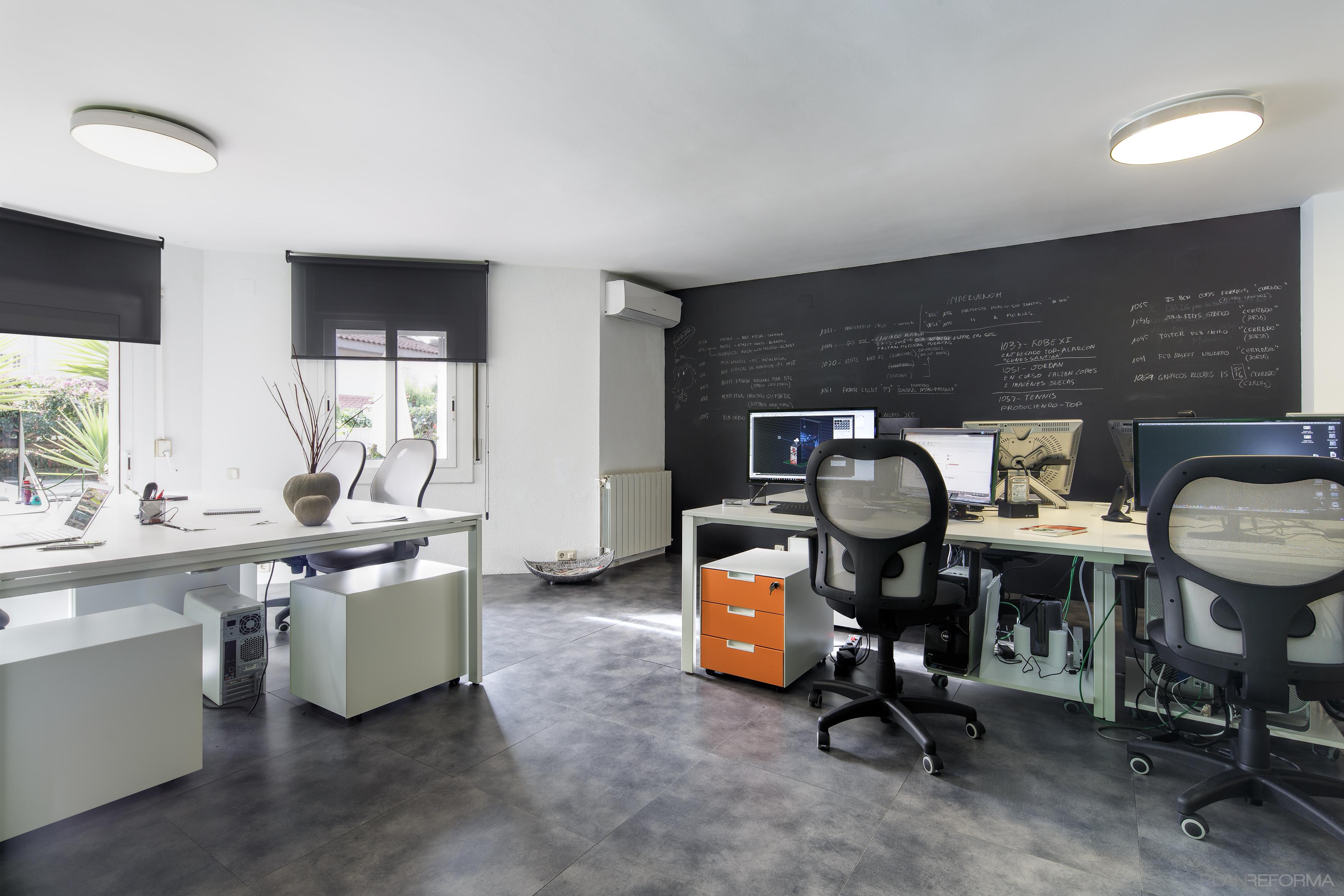 Oficina Estilo moderno Color ocre, gris  diseñado por Carmen Linares | Gremio | Copyright Proyecto de Gramil Interiorismo y fotografías de Muriel C. de Jong