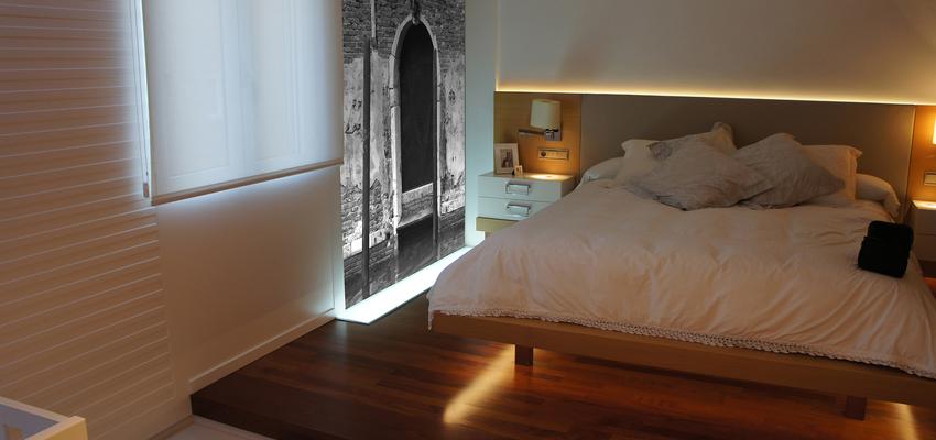 Dormitorio Estilo moderno Color marron, blanco, dorado  diseñado por INTERIORES 10  ( Ricardo Pérez Aguilera) | Interiorista | Copyright Interiores 10