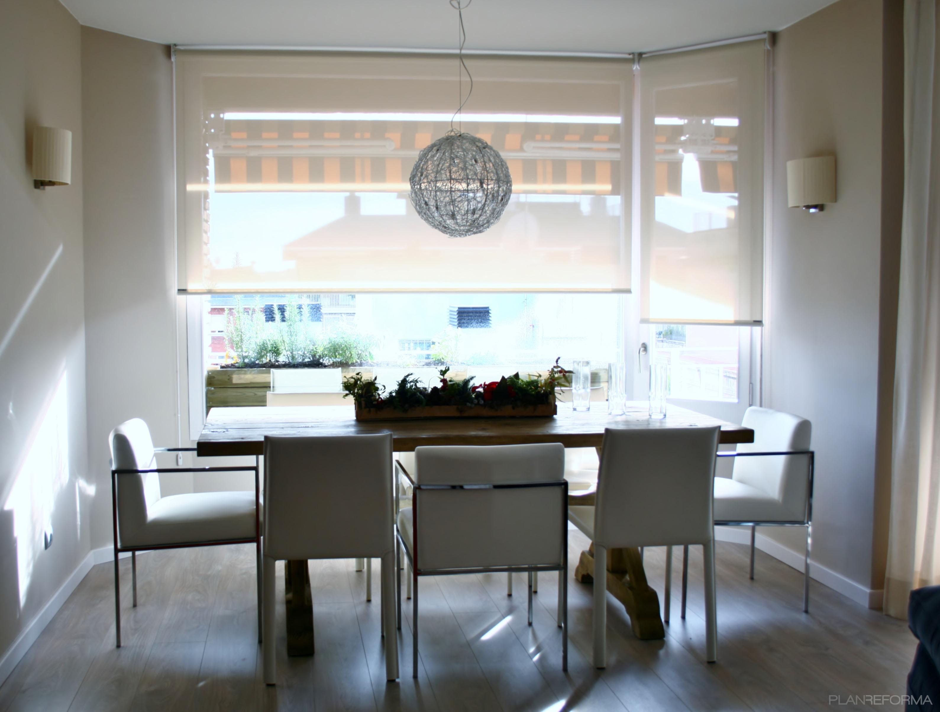 Comedor style contemporaneo color marron, blanco, negro