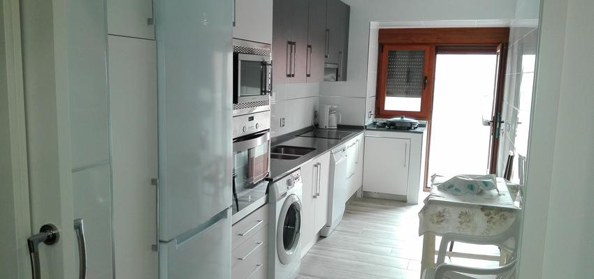 Cocina Estilo rustico Color marron, blanco, gris  diseñado por José María | Arquitecto 