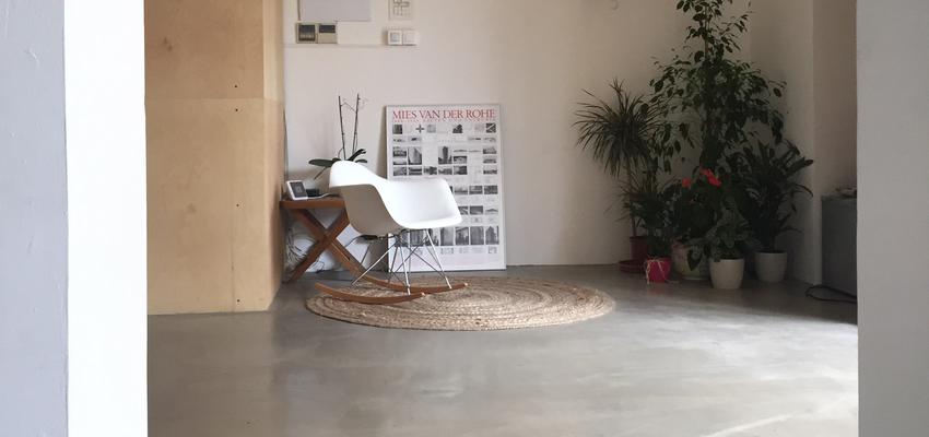 Estudio style contemporaneo color marron, blanco, gris  diseñado por Iker Soto | Arquitecto 