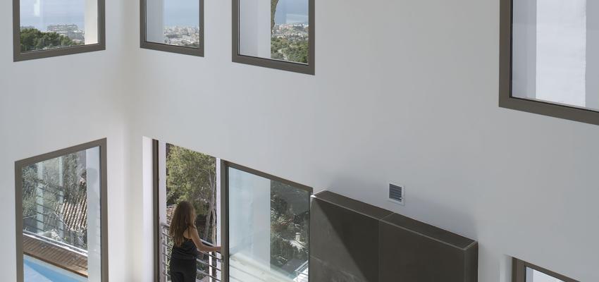 Salon Estilo contemporaneo Color blanco  diseñado por Gustavo Alvarez Rivas | Reformista, constructor | Copyright Propia