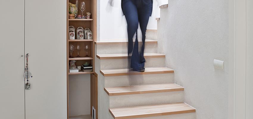 Escalera Estilo contemporaneo Color blanco  diseñado por Gustavo Alvarez Rivas | Reformista, constructor | Copyright Propia