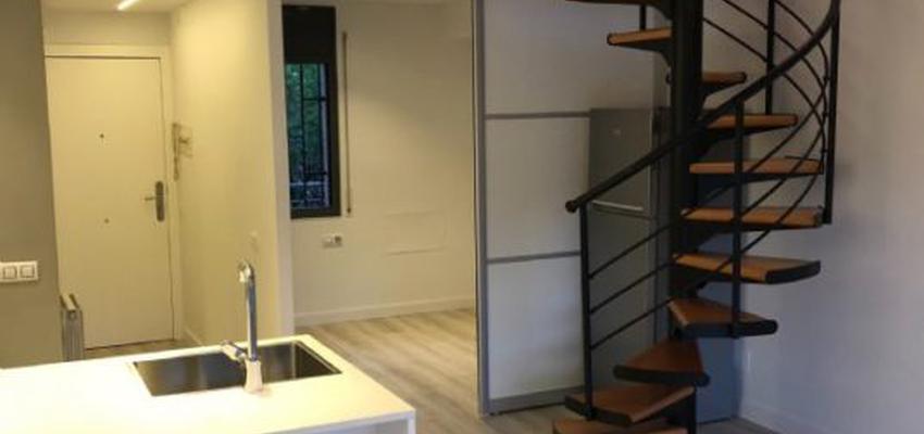 Estudio, Cocina, Escalera Estilo moderno Color gris, negro, plateado  diseñado por Jairo Villarreal | Gremio | Copyright Arista Construcciones Inteligentes S.L.