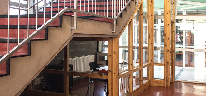 Estudio, Escalera, Niños Estilo contemporaneo Color marron, amarillo, gris  diseñado por mmmu arquitectes | Arquitecto | Copyright MMMU arquitectura i disseny