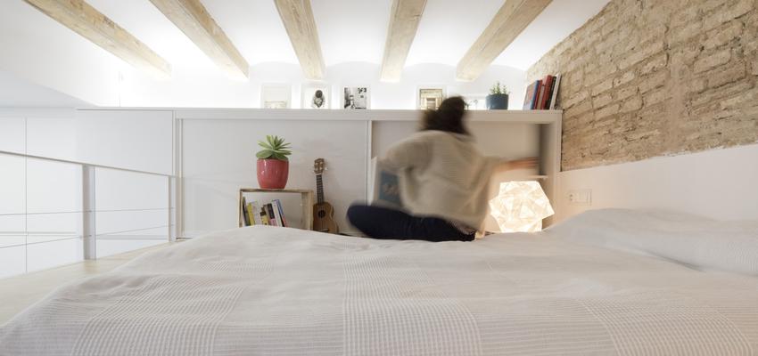 Dormitorio Estilo mediterraneo Color marron, amarillo, beige  diseñado por mmmu arquitectes | Arquitecto | Copyright MMMU