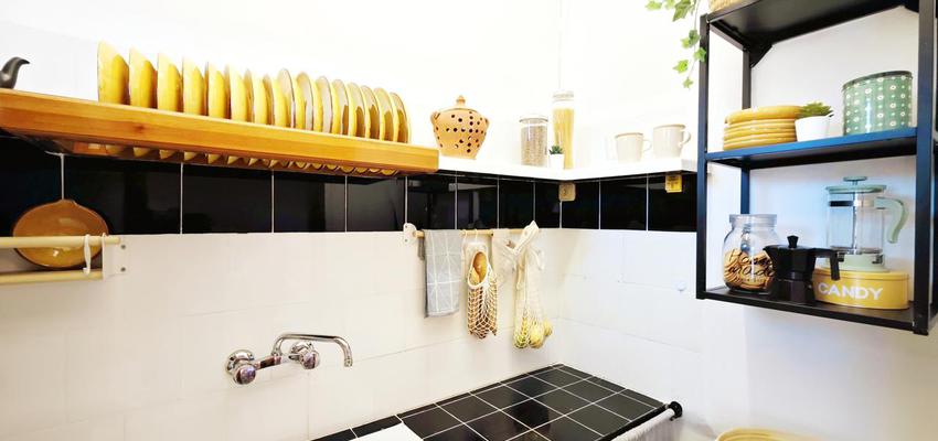 Cocina Estilo mediterraneo Color amarillo, negro, dorado  diseñado por Decotandem interiors | Reformista, constructor | Copyright proyecto terminado