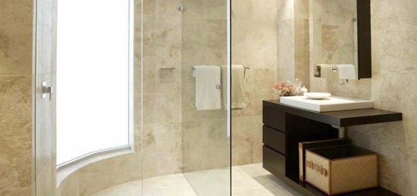 Baño Estilo moderno Color marron, marron, negro  diseñado por Serveis Generals. JW | Gremio 
