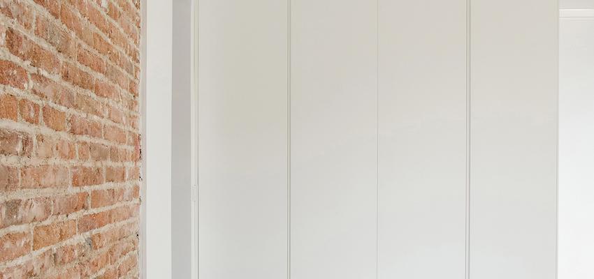 Dormitorio Estilo eclectico Color rojo, blanco, plateado  diseñado por Martín Peláez | Arquitecto | Copyright Fotografía Ricardo Aranda