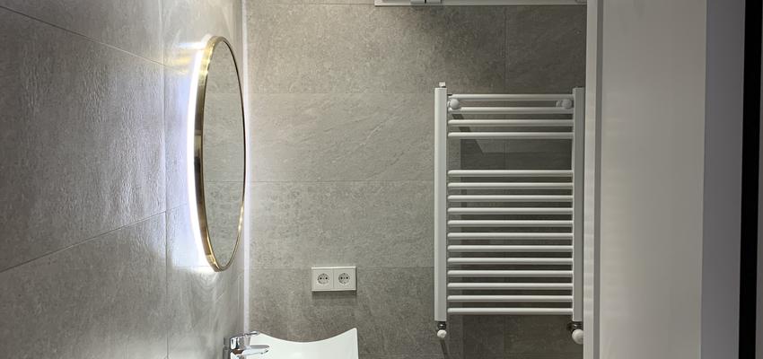 Baño Estilo moderno Color ocre, blanco, gris  diseñado por Pamar Arq. & Const. | Gremio | Copyright Pamar Arq. & Const.