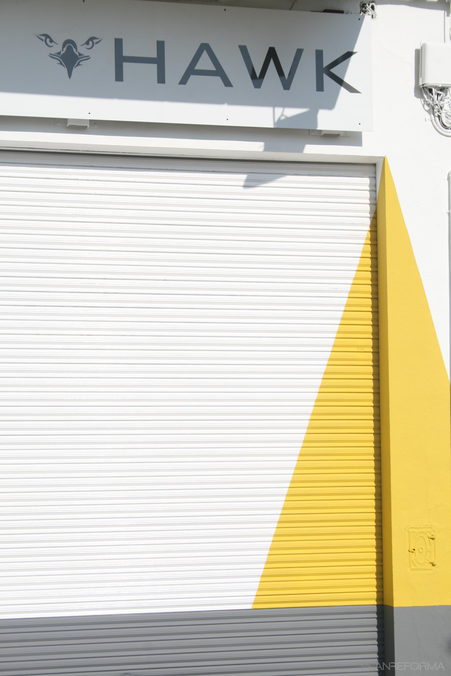 Bar Estilo contemporaneo Color amarillo, blanco, gris  diseñado por Studiotransparente | Interiorista | Copyright Si