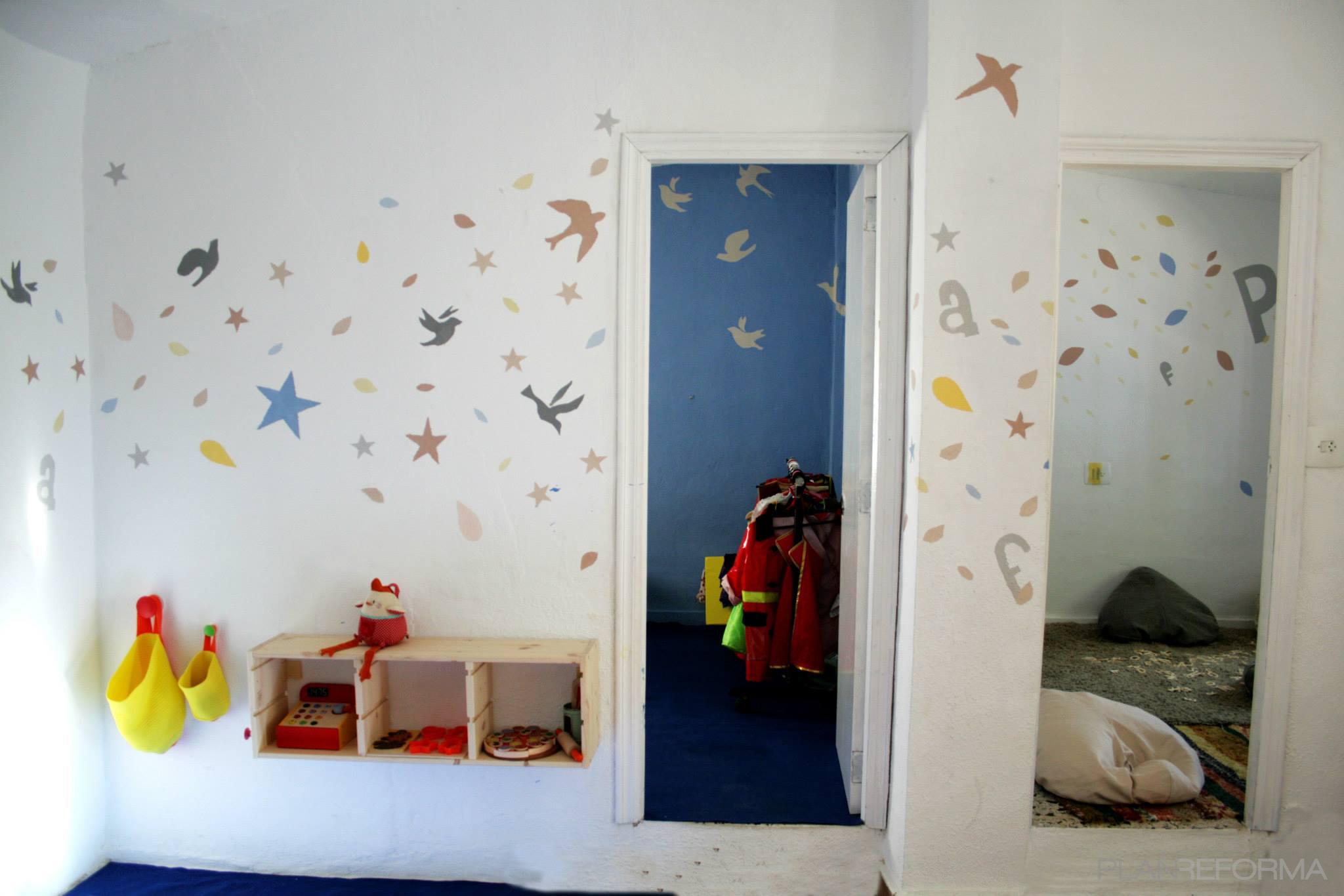 Dormitorio, Sala de juegos, Niños Estilo mediterraneo Color amarillo, azul, azul oscuro, beige, beige, blanco, plateado  diseñado por Studiotransparente | Interiorista | Copyright si