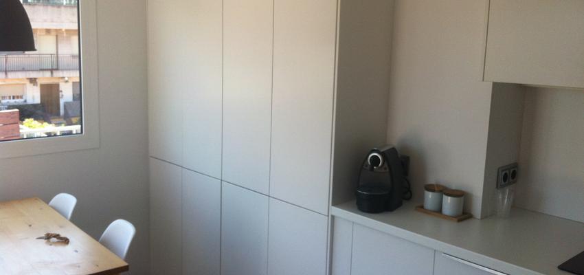 Cocina Estilo moderno Color rosa  diseñado por Areacons | Gremio | Copyright Xavi Oller