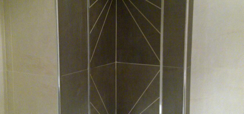 Baño Estilo clasico Color beige, blanco  diseñado por Samerdecor | Gremio | Copyright samerdecor